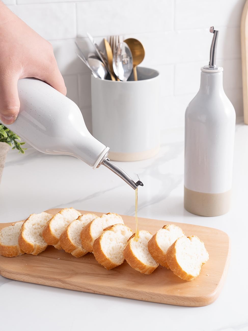 famiware Milkyway 16oz Ceramic Olive Oil Dispenser Bottle, 1 Piece Oil Dispenser for Kitchen with Stainless Steel Pourers, Suitable for Storage Vinegar, Soy Sauce, Coffee Syrup, Liquids, Light Gray