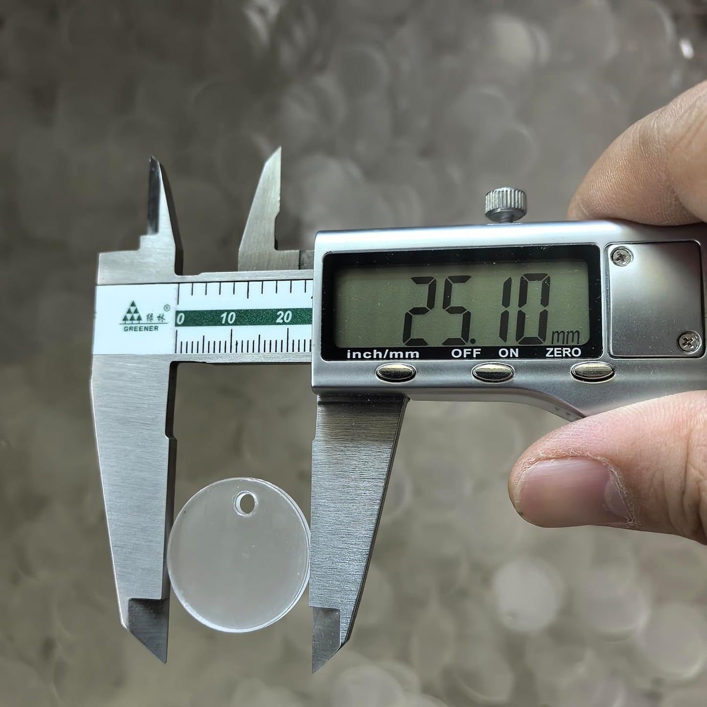 100pcs with Holes 1inch Blank Mini Acrylic Round Sheets, 2mm Thick Clear Circular Blank Tags for DIY Mini Pendant Jewelry Crafts Making Materials