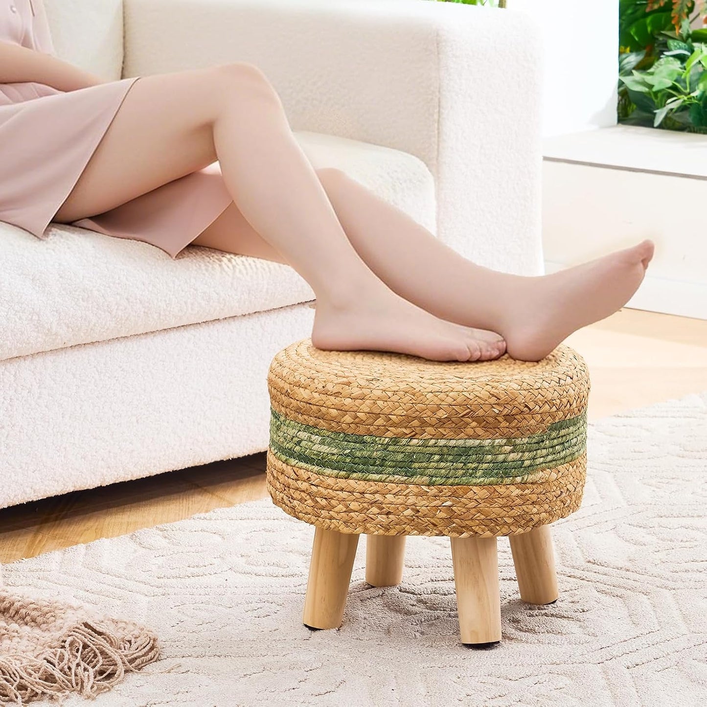 Handwoven Round Ottoman, Natural Water Hyacinth Outdoor Patio Pouf Seagrass Low Stool with Wood Legs, Soft Padded Footrest for Living Room Bedroom Garden, Green